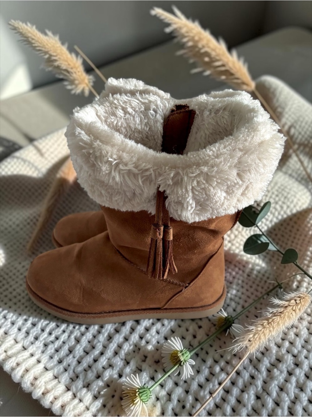 Magellan Girls Boots Faux‑Suede Winter Faux‑Fur Cuff Tassel Size 3 VGUC ❄️ - Picture 3 of 12